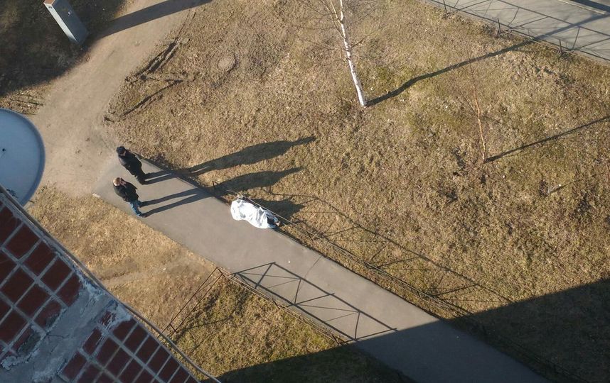 Очевидцы: В Петербурге из окна выпала девушка. Фото «ДТП и ЧП | Санкт-Петербург», vk.com