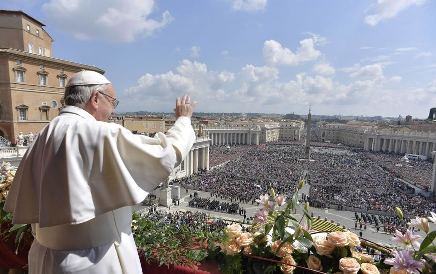 Папа римский выступил с традиционным посланием Urbi et Orbi. Фото AFP
