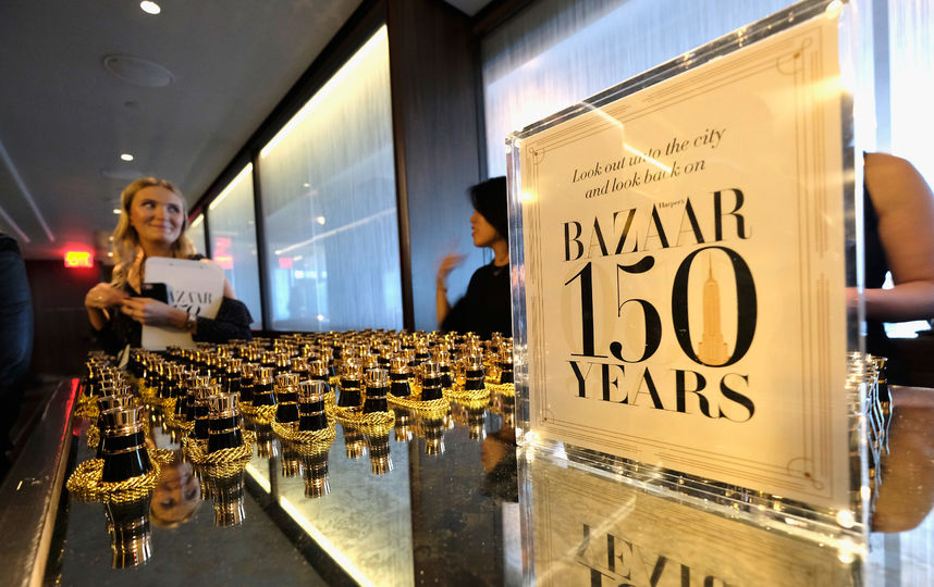 Вечеринка Harper Bazaar по случаю 150-летия модного журнала прошла в Нью-Йорке. Фото Getty