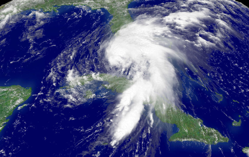 Спутниковый снимок тропического шторма. Фото Getty