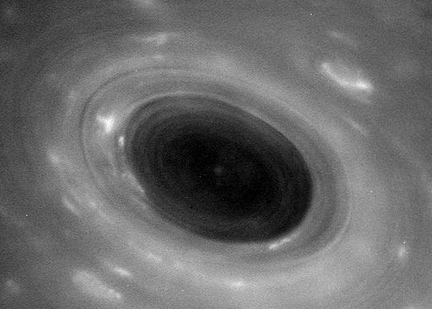 Снимок был сделан за час до максимального сближения с Сатурном. Фото NASA/JPL-Caltech/Space Science Institute.